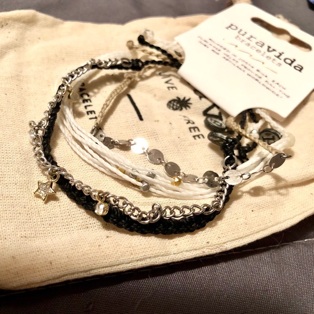 2019 December Pura Vida Monthly Pack